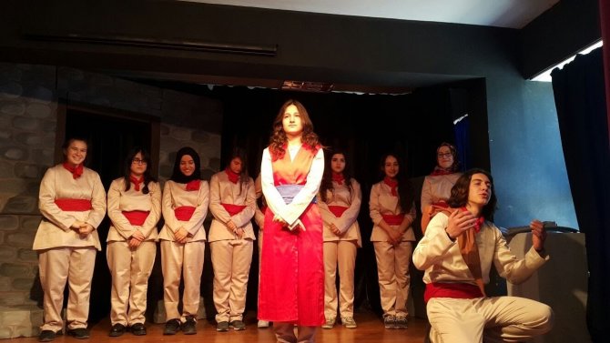 Okulum Sahnede Projesi: Öğrencilere Sanatsal Etkinlikler