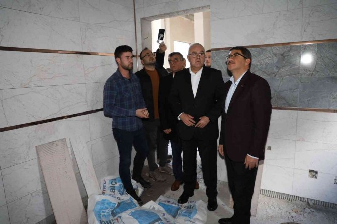 Başkan Çelik Millet Kütüphanesi Ve Gençlik Merkezi İnşaatında İncelemede Bulundu