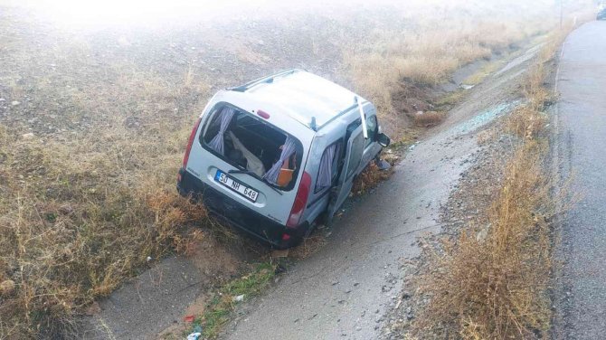 Gemerek’te Aynı Yerde 15 Dakika Arayla İki Kaza