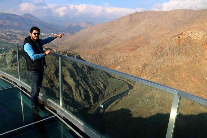 İ̇ç Anadolu’nun En Yükseği, Ziyaretçilerine Bin Yıllık Türk İzlerini Seyir İmkanı Sunuyor