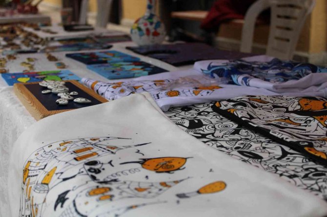 Tasarımlarıyla Kentin Kültür Ve Sanatına Katkı Sağlıyorlar