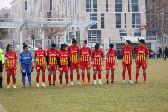 Kadınlar 1. Futbol Ligi: Kayseri Kadın Futbol: 0 - Kocaeli Kadın Futbol: 0