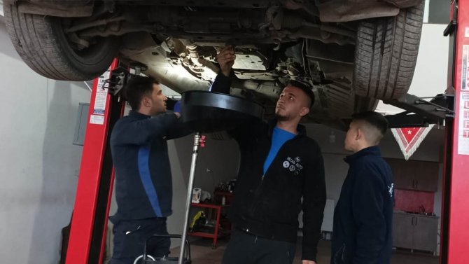 Oto Tamircilerinden Araç Sahiplerine Kışlık Bakım Uyarısı