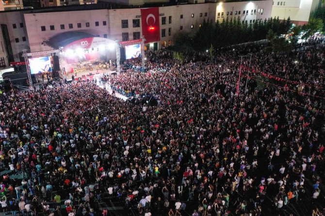 Kıraç’ın Uşak İçin Hazırladığı Klip 24 Saatte Binlerce İzlendi