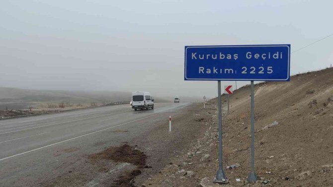 Van’ın Yüksek Kesimlerinde Sis Etkili Oldu