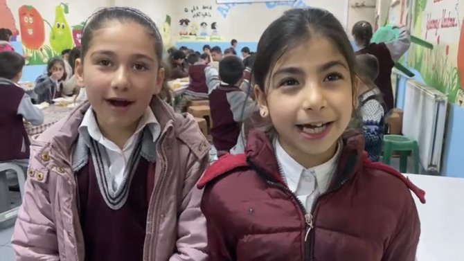 Muradiye’de 4 Bin 500 Öğrenciye Günce 3 Çeşit Sıcak Yemek Desteği Yüzleri Güldürdü