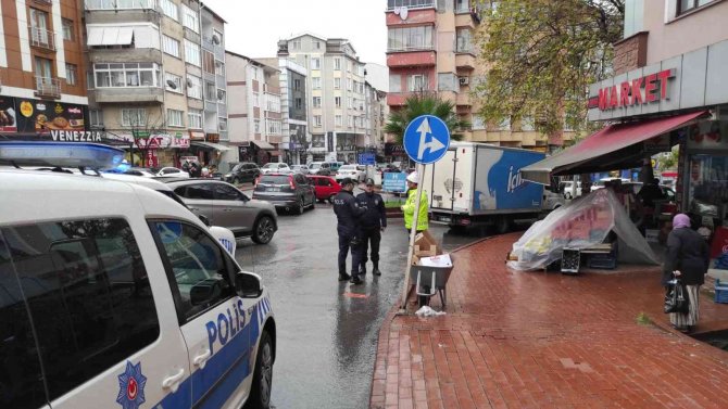 Kaldırımda Düşüp Yaralanan Yaşlı Adam Hastaneye Kaldırıldı
