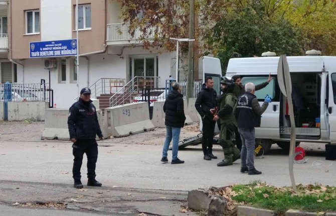 Polis Merkezi Yakınında Şüpheli Valiz Paniği