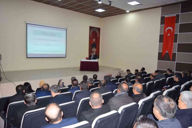 Besni’de Yks Ve Lgs Değerlendirme Toplantısı Yapıldı