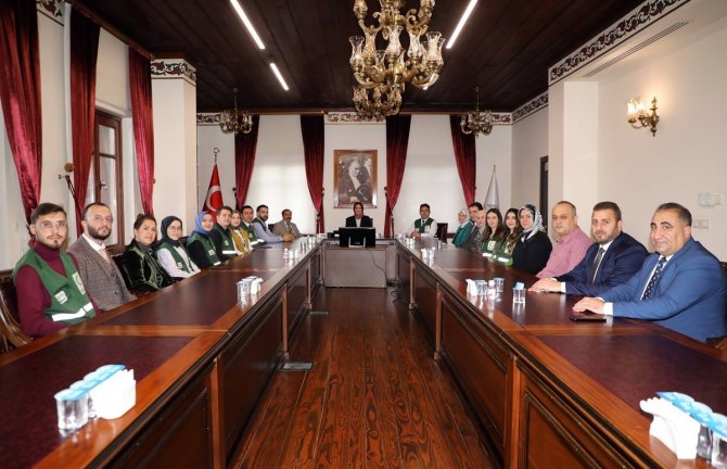 Vali Yiğitbaşı, "Yeşilay Toplumumuz İçin Cansuyu Oluyor"