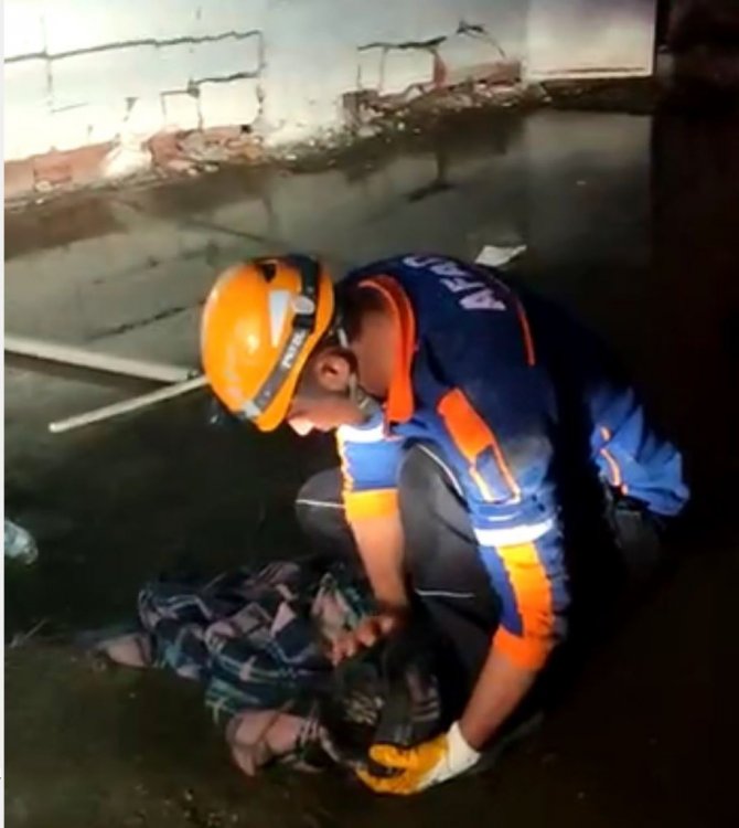 Kanalizasyon Çukurundan Kurtarılan Yavru Köpek Sayısı 3 Oldu