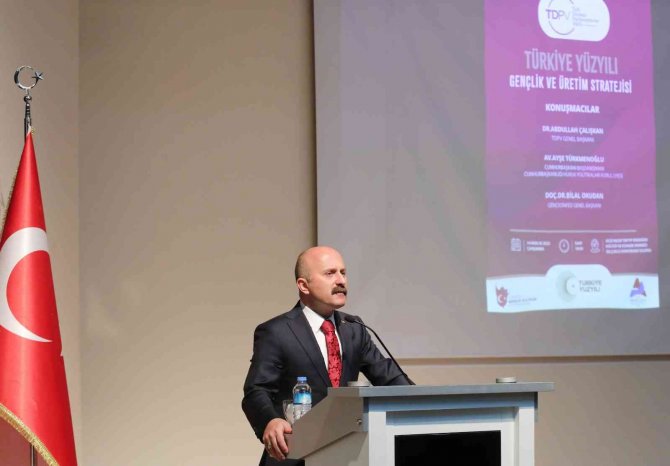Ai̇çü’de “Türkiye Yüzyılı Gençlik Ve Üretim Stratejisi” Konferansı Düzenlendi