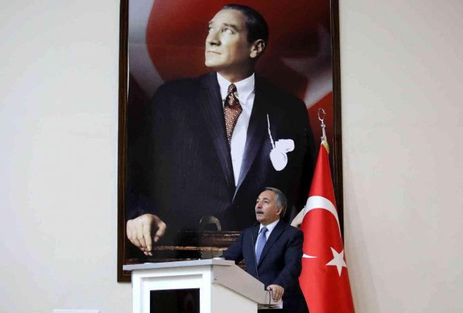 Ai̇çü’de “Türkiye Yüzyılı Gençlik Ve Üretim Stratejisi” Konferansı Düzenlendi