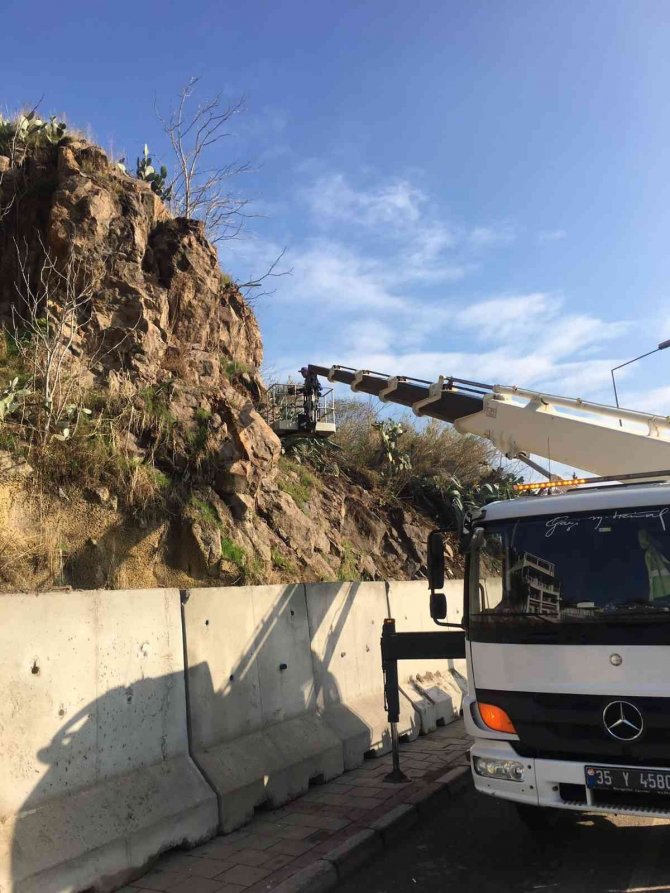 Altınyol’da Yağış Sonrası Çalışma
