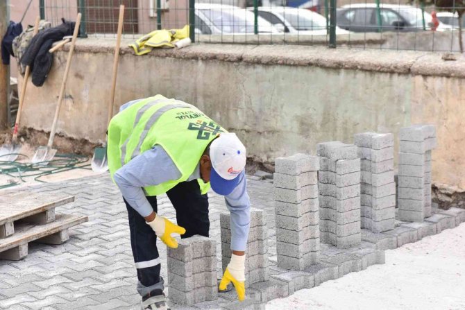 Altıeylül Sokaklar İlmek İlmek İşleniyor