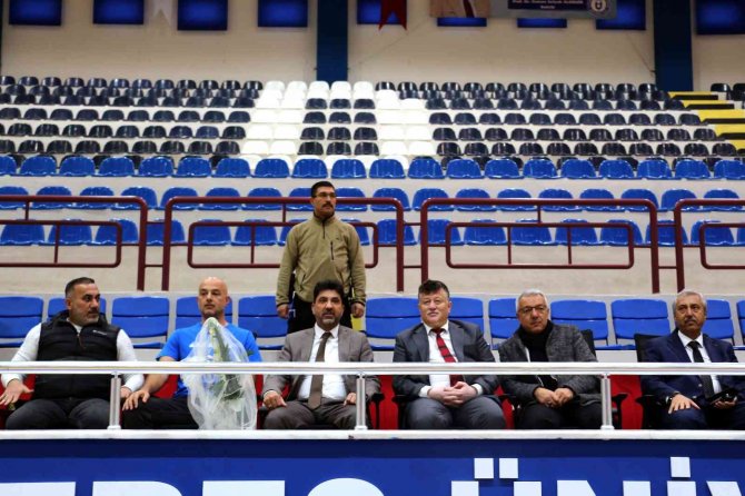 Adü’de ’Üniversiteler Arası Voleybol Bölgesel Lig Müsabakaları’ Açılış Töreni Gerçekleşti