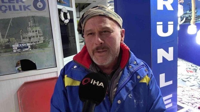 Sinop’ta Sert Hava Koşulları Balık Tezgâhlarını Etkiledi