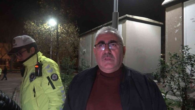 Her Gelen Alkollü Çıktı...trafik Polisine Yakalanan Babasını Kurtarmak İçin Geldi O Da Alkollü Çıktı