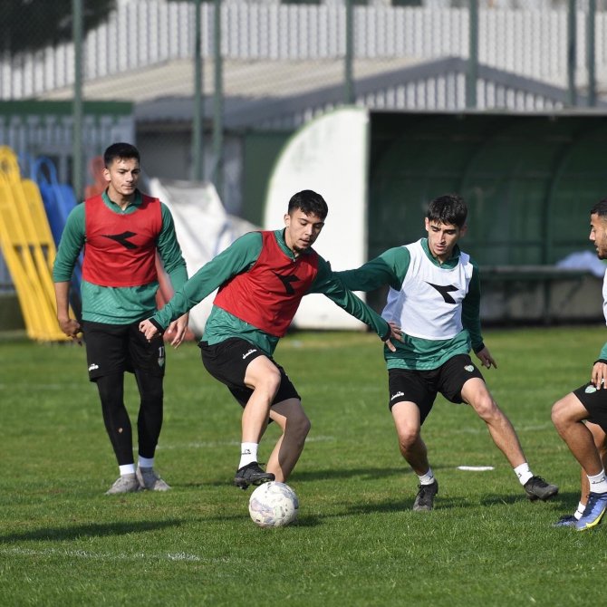 Bursaspor Dar Alanda Çift Kale Maç Yaptı