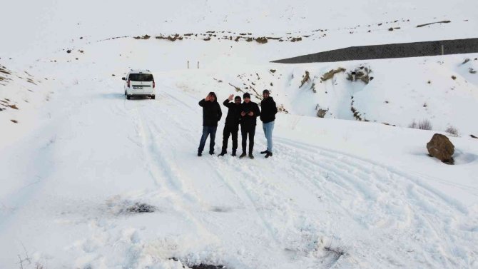 Dünyanın İkinci Büyük Kraterinde Muhteşem Kar Manzaraları