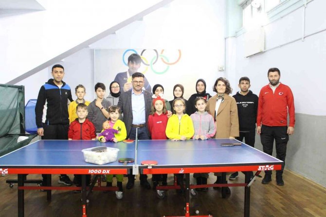 Spor Salonları Asıl Sahiplerine Kaldı