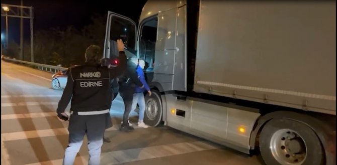 Kapıkule’den Yurda Giriş Yapan Tırda 39 Kilo 298 Gram Skunk Ele Geçirildi