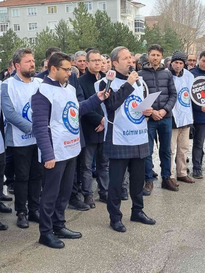 Başkan Fatih Köse: "Ebubekir Kuyubaşı Öğretmenimize Yönelik Saldırıyı Kınıyoruz"