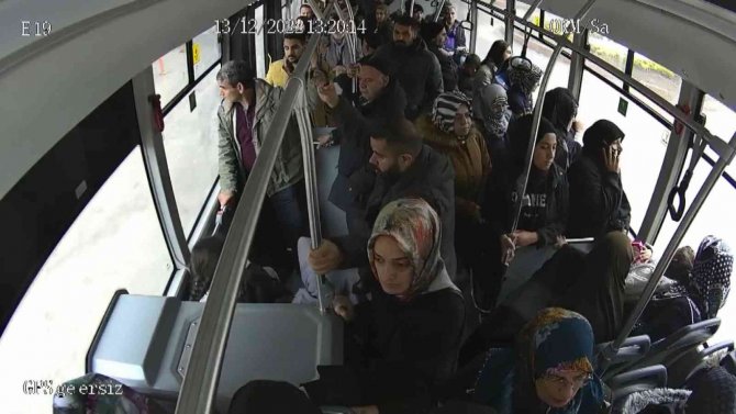 Trafik Kazasını Görüp Rahatsızlanan Yolcuyu Hastaneye Yetiştiren Şoför O Anları Anlattı