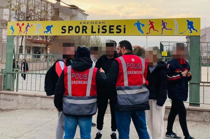 Polis Ekipleri Tarafından Okul Çevrelerinde Denetimler Sürüyor