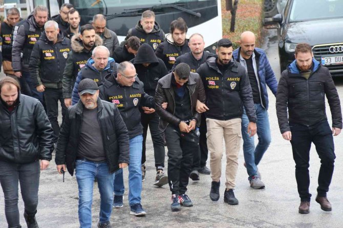 Hırsızlık İçin Girdiği Evde Cinayet İşlediği İddia Edilen Şüpheli Adliyeye Sevk Edildi