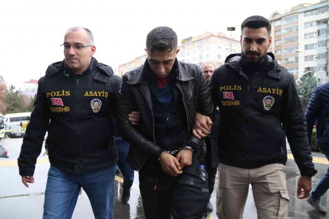 Hırsızlık İçin Girdiği Evde Cinayet İşlediği İddia Edilen Şüpheli Adliyeye Sevk Edildi