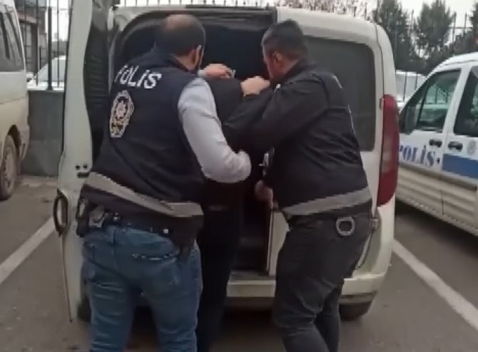 Asansörde 15 Yaşındaki Kız Çocuğunu Taciz Eden Şahıs Tutuklandı