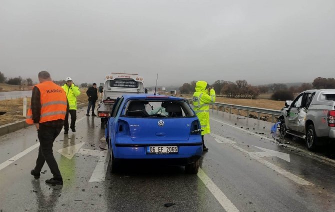 Gediz’de Trafik Kazası: 4 Yaralı