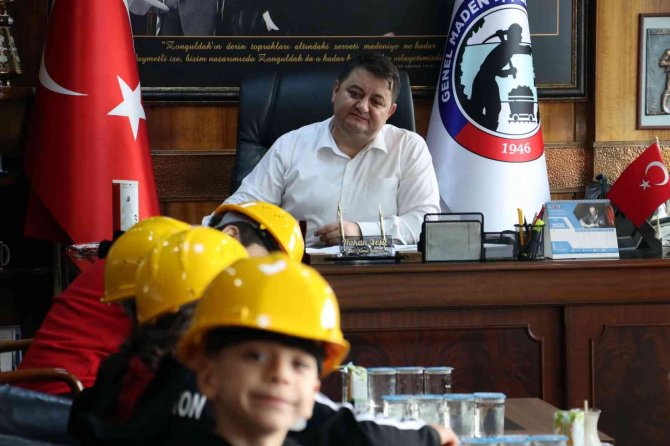 Badminton Sporcuları Gmi̇s’i Ziyaret Etti