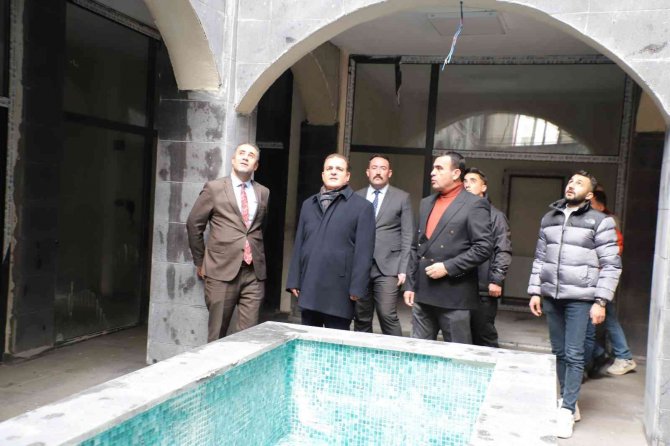 Vali Akbıyık "Hakkari Gelişiyor Ve Dönüşüyor"