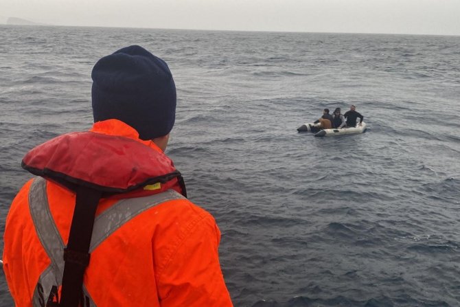 İ̇zmir Açıklarında 47 Düzensiz Göçmen Kurtarıldı
