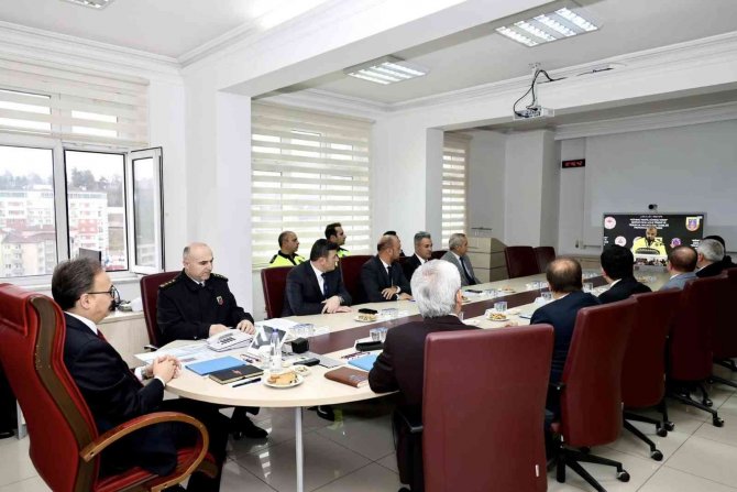 Bilecik’te ‘Önlem Al, Hayatta Kal’ Protokolü Vks Toplantısı Gerçekleştirildi