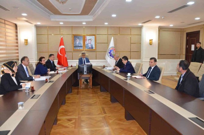Vali Gürel Vatandaşların Sorunlarını Dinledi