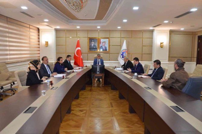 Vali Gürel Vatandaşların Sorunlarını Dinledi