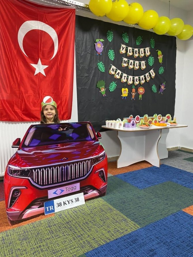 Büyükşehir Kütüphanesi’nde Miniklerin ‘Togg’lu Yerli Malı Etkinliği