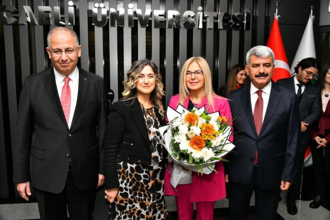 Kocaeli Üniversitesi’nde Devir Teslim Töreni