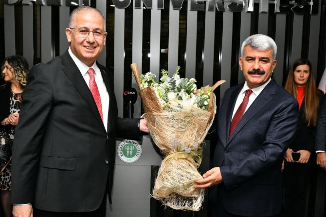 Kocaeli Üniversitesi’nde Devir Teslim Töreni