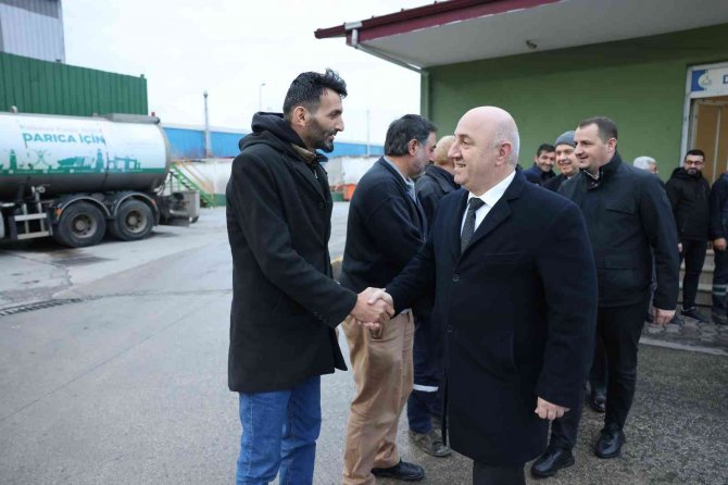 Belediye Başkanı, İşçilerle Birlikte Mesaiye Başlıyor