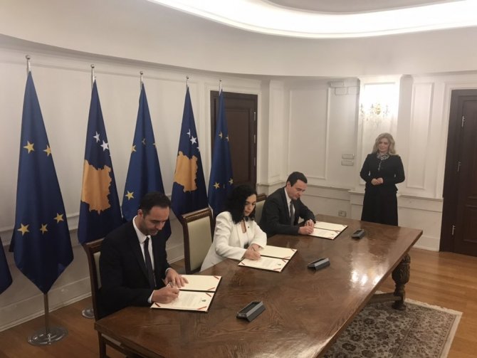 Kosova, Ab’ye Üyelik Başvurusunu İmzaladı