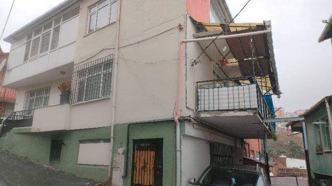 İ̇stanbul’da Evlat Cinayeti: Anne Uyuşturucu Satan Oğlunu Öldürdü
