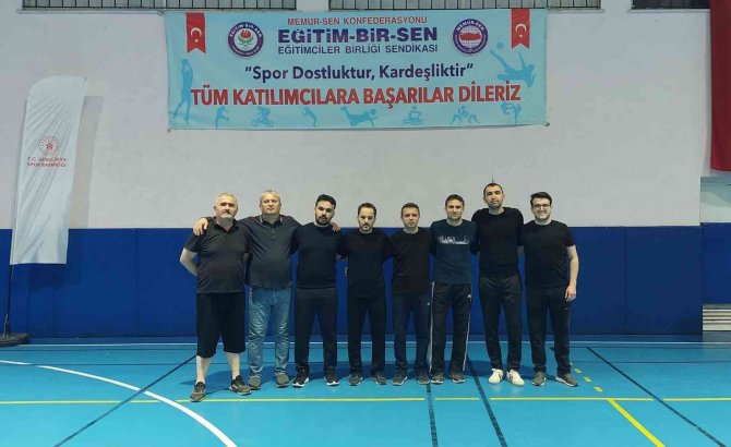 Kütahya’da Eğitim Çalışanları Voleybol Turnuvası