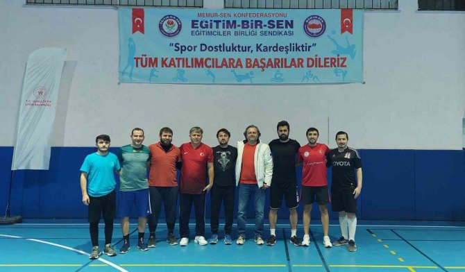 Kütahya’da Eğitim Çalışanları Voleybol Turnuvası