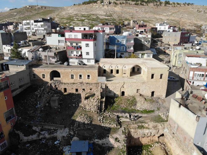 500 Yılık Konak Beton Binalar Arasında Kayboluyor