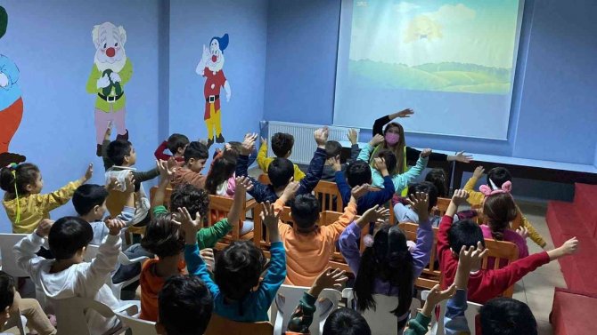 Marmaris’te Öğrencilere "İ̇yi Ki Varsın Ağaç" Eğitimi Verildi