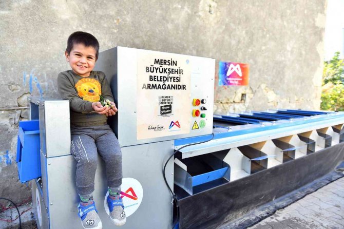 Mersin’de Zeytin Üreticilerine Zeytin Boylama Makinesi Desteği